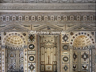 Casina di Pio IV Propileo settentrionale - Parete rivestita da mosaici | Andrea Jemolo