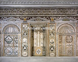 Casina of Pius IV Propyleum South - Wall decked with mosaics | Andrea Jemolo