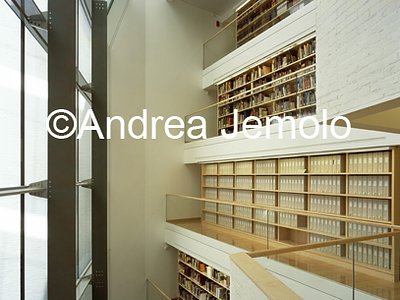 Nuova Bibliotheca Hertziana Viste di dettaglio del pozzo di luce e ballatoi a gradoni | Andrea Jemolo