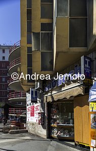 Garage and Market Via Magna Grecia | Andrea Jemolo