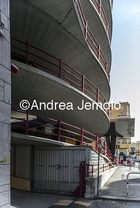 Garage and Market Via Magna Grecia | Andrea Jemolo