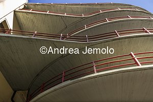 Garage and Market Via Magna Grecia | Andrea Jemolo