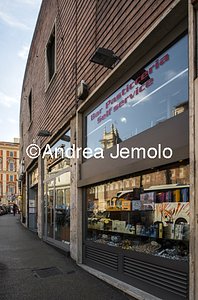 Building for shops and offices Largo Santa Susanna | Andrea Jemolo
