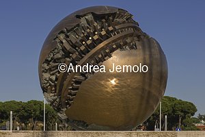 Great sphere in front of the Ministry of Foreign Affairs - Farnesina, started as Palazzo del Littorio  | Andrea Jemolo