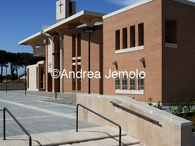 Chiesa e complesso parrocchiale San Tommaso Apostolo in Località Infernetto  | Andrea Jemolo