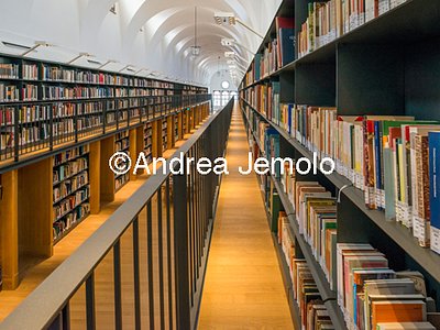 Library of the Nuova Manica Lunga - Cini Foundation in San Giorgio  | Andrea Jemolo