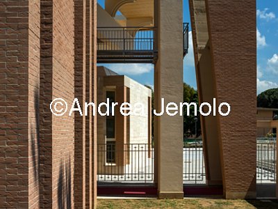 Chiesa e complesso parrocchiale San Tommaso Apostolo in Località Infernetto  | Andrea Jemolo