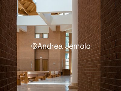 Chiesa e complesso parrocchiale San Tommaso Apostolo in Località Infernetto  | Andrea Jemolo