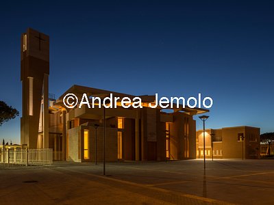Chiesa e complesso parrocchiale San Tommaso Apostolo in Località Infernetto  | Andrea Jemolo