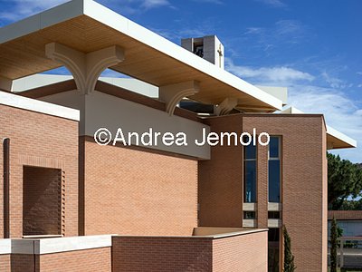 Chiesa e complesso parrocchiale San Tommaso Apostolo in Località Infernetto  | Andrea Jemolo