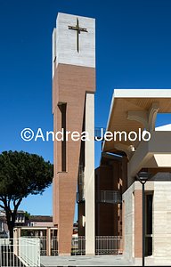 Church and parish complex St. Thomas the Apostle at the Infernetto district Bell tower | Andrea Jemolo