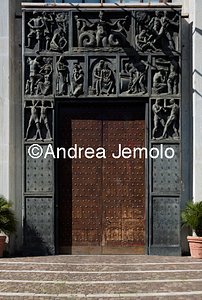 Provincial Government Building Piazza G. Matteotti - Portal | Andrea Jemolo