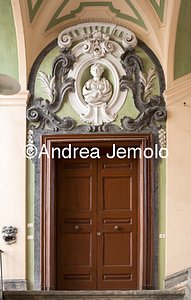 Palazzo dello Spagnolo or Palazzo dello Spagnuolo Largo delle Vergini 19 | Andrea Jemolo
