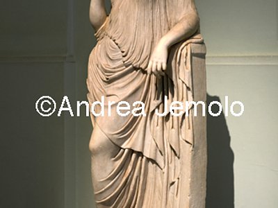 Archaeological National museum Farnese Collection - Aphrodite leaning | Andrea Jemolo