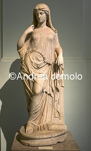 Archaeological National museum Farnese Collection - Aphrodite leaning | Andrea Jemolo