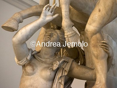 Museo Archeologico Nazionale Collezione Farnese - Toro Farnese - Punizione di Dirce - Particolare | Andrea Jemolo