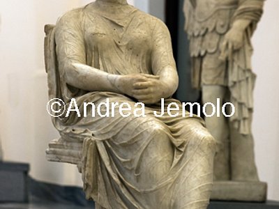 Museo Archeologico Nazionale Collezione Farnese - Ritratto femminile cosidetto di Agrippina | Andrea Jemolo