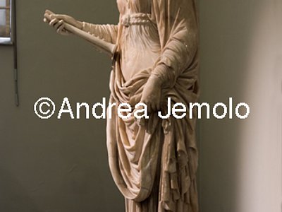 Museo Archeologico Nazionale Collezione Farnese - Imperatrice con testa antica non pertinente restaurata come Musa | Andrea Jemolo