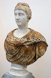 Archaeological National museum Farnese Collection - Faustina the Elder - Bust modern in alabaster | Andrea Jemolo
