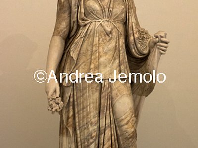 Archaeological National museum Farnese Collection - Flora Farnese minor | Andrea Jemolo