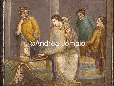 Museo Archeologico Nazionale Ercolano - Una citareda accorda lo strumento | Andrea Jemolo