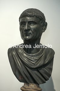Archaeological National museum Herculaneum - Villa of the Papyri - Male portrait - Sylla | Andrea Jemolo