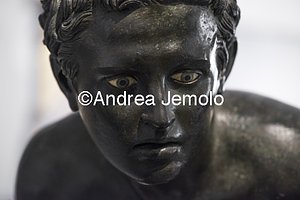 Archaeological National museum Herculaneum - Villa of the Papyri - Runner - Athlete - Detail | Andrea Jemolo