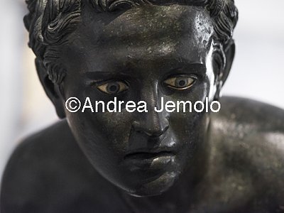 Archaeological National museum Herculaneum - Villa of the Papyri - Runner - Athlete - Detail | Andrea Jemolo